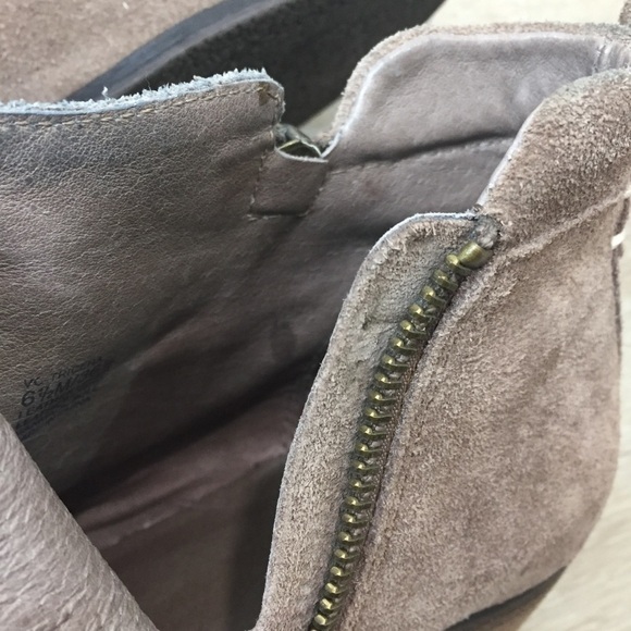 Vince Camuto Tricera Leather Ankle Boot - Picture 8 of 16